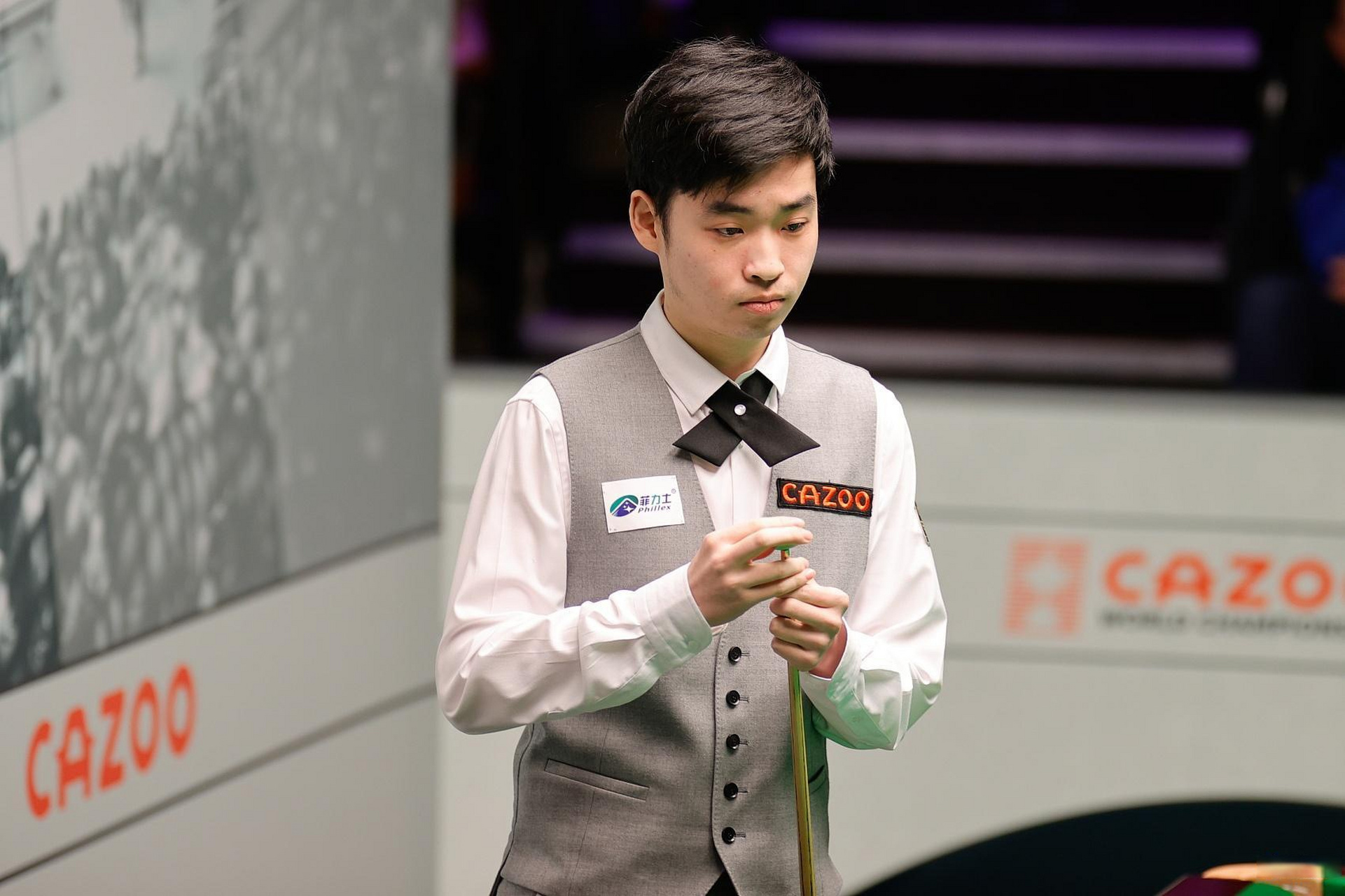 面进一步追 面进一步追