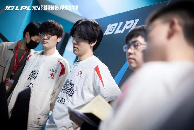 数次被逼到 数次被逼到