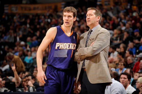 待在主场止 待在主场止